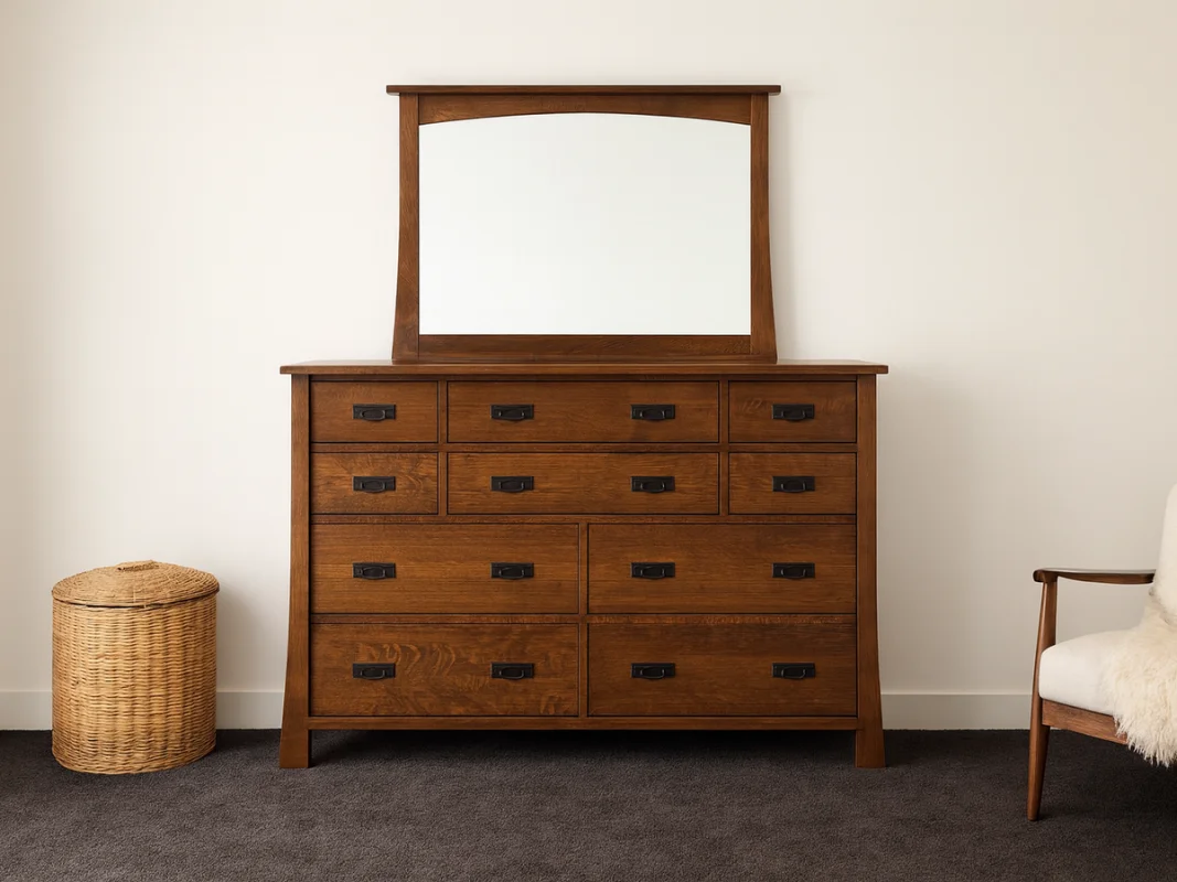 Casco Dresser