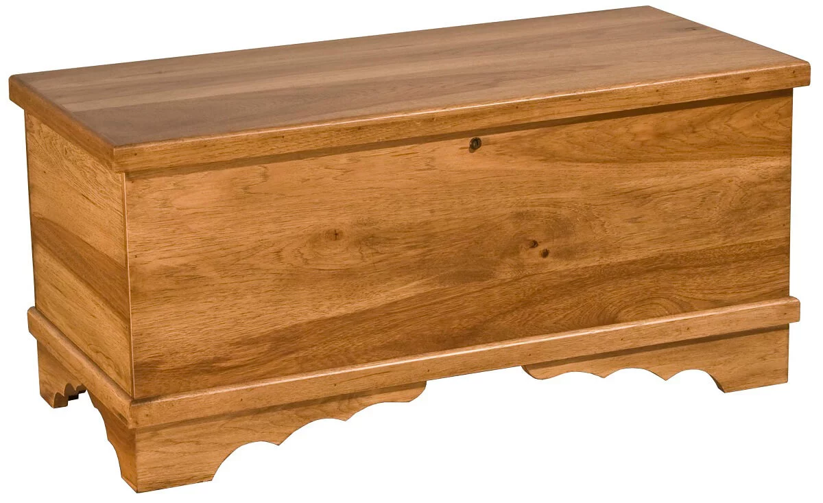 Hamlyn Blanket Chest in Hickory