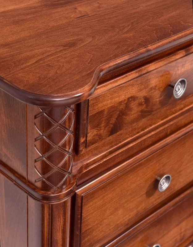 Curved Detail on Front