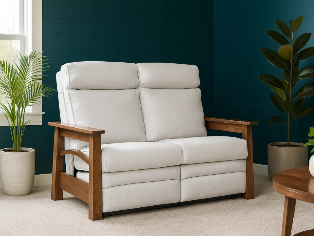 River Hills Reclining Loveseat