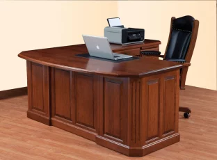 Overhanging Desk on Client Edge