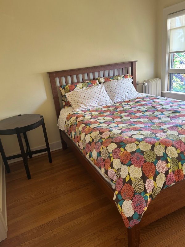 Picture of Hartford Spindle Bed, reviewed by Erika