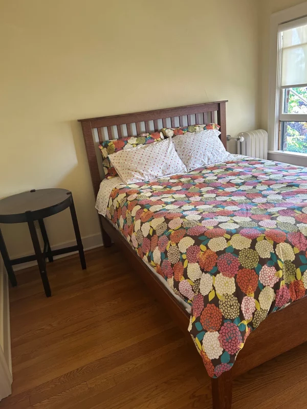 Picture of Hartford Spindle Bed, reviewed by Erika