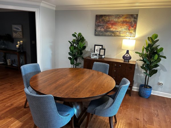 Picture of Ricci Dining Set, reviewed by Michele