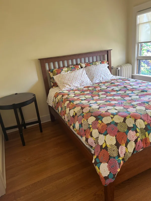 Picture of Hartford Spindle Bed, reviewed by Erika