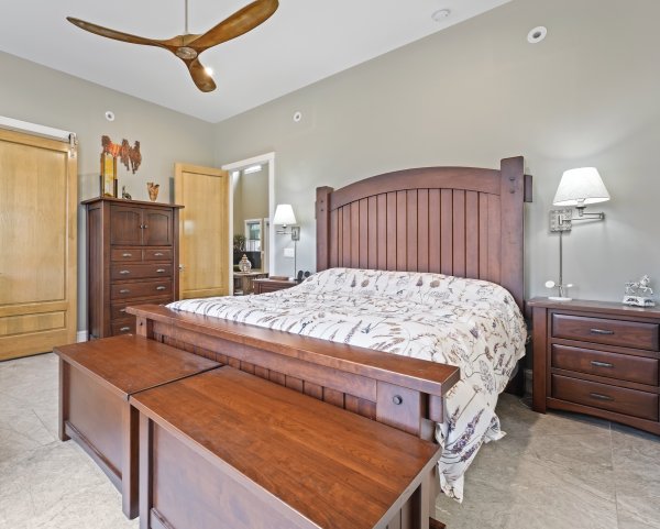 Picture of Muskegon Bedroom Set, reviewed by Evelyne